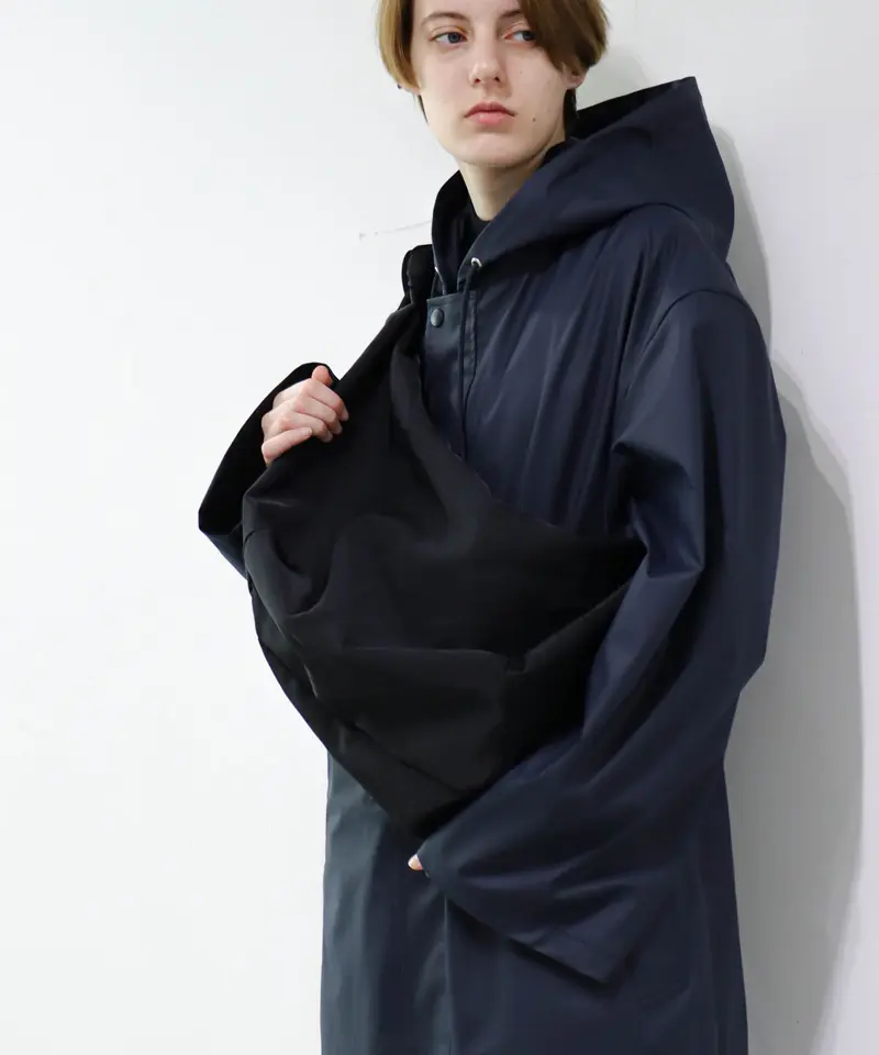 BIG HALF MOON SHOULDER BAG | CTHY