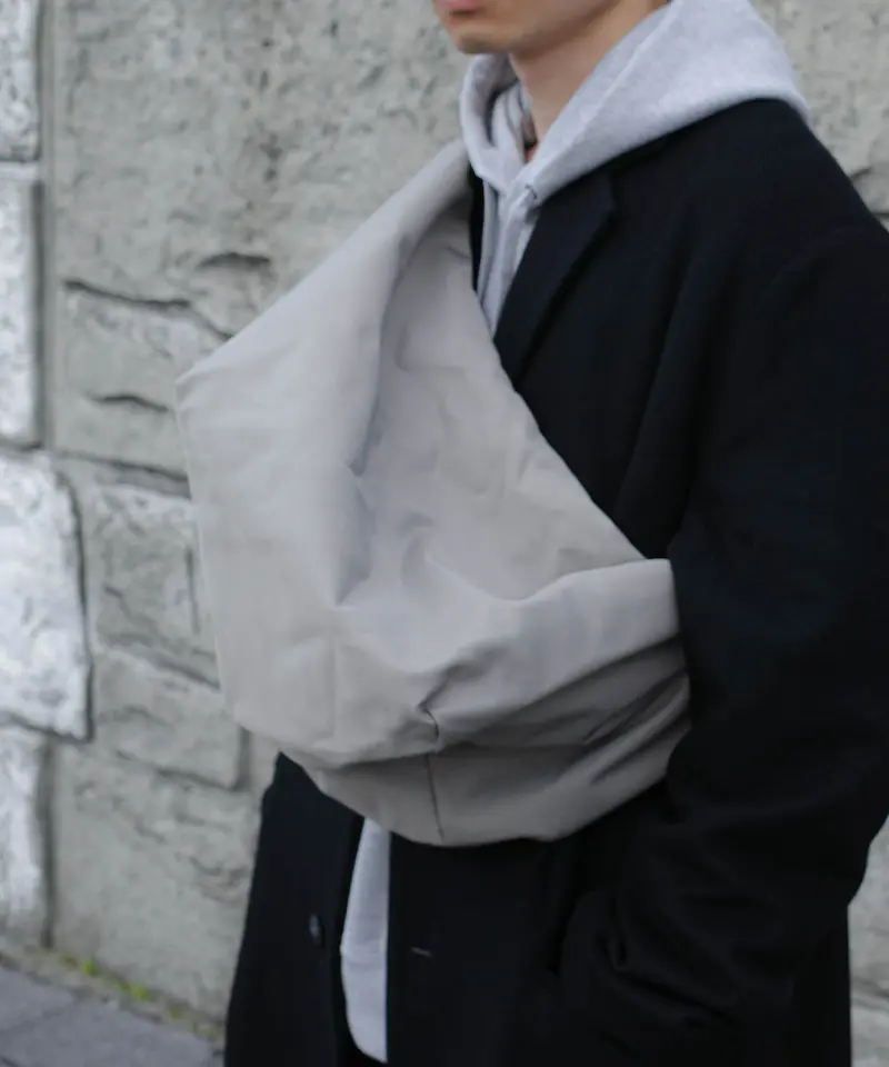 BIG HALF MOON SHOULDER BAG | CTHY