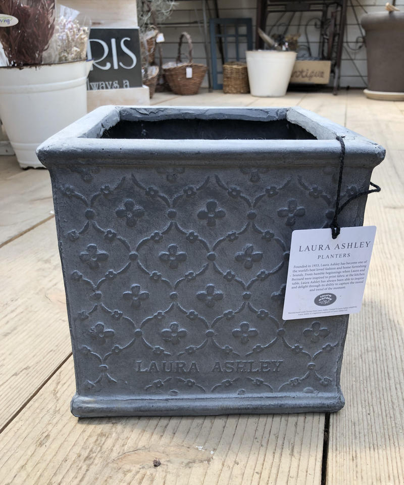 廃盤品 LAURA ASHLEY ローラアシュレイ スクエア 植木鉢 LAURA ASHLEY スクエア 植木鉢 プランター 22センチ 廃盤品 LAURA