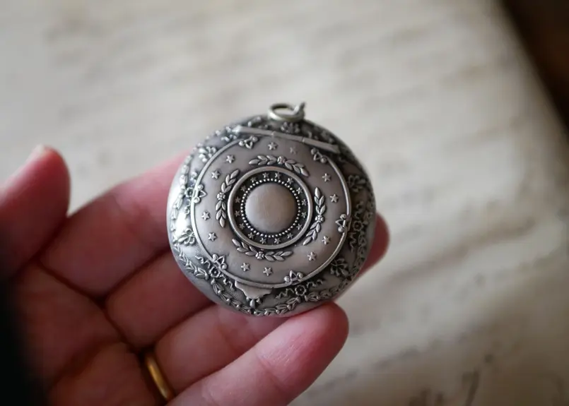 ナポレオン三世 純銀製 パウダーケース シャトレーン コンパクトミラー