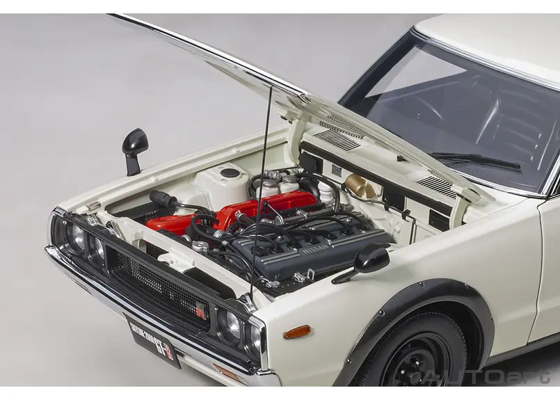 AUTOart 1/18 日産 スカイライン 2000 GT-R (KPGC110) (ホワイ...