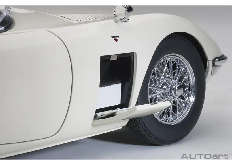 AUTOart 1/18 トヨタ 2000GT ワイヤースポークホイール バージョン