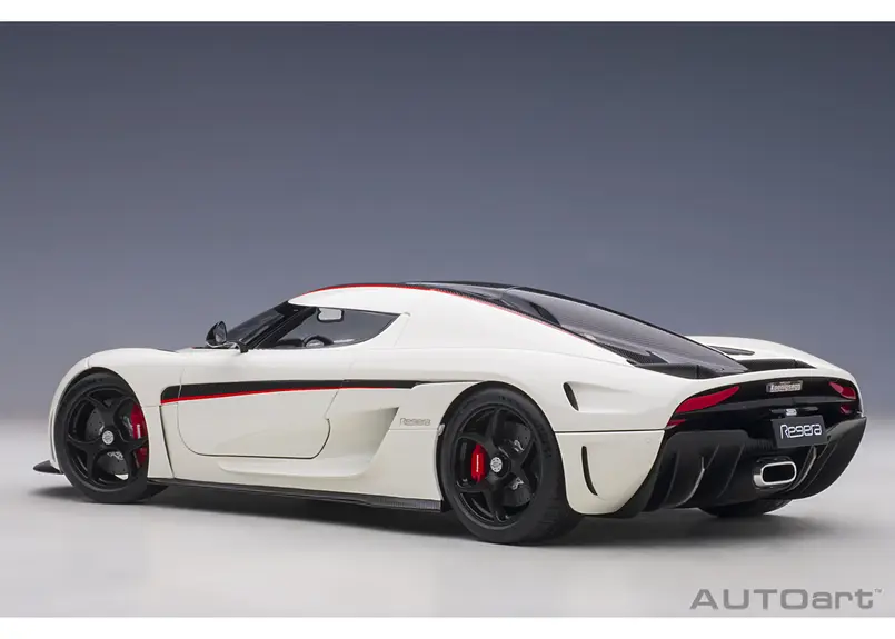 AUTOart 1/18 ケーニグセグ レゲーラ （ホワイト／カーボンブラック