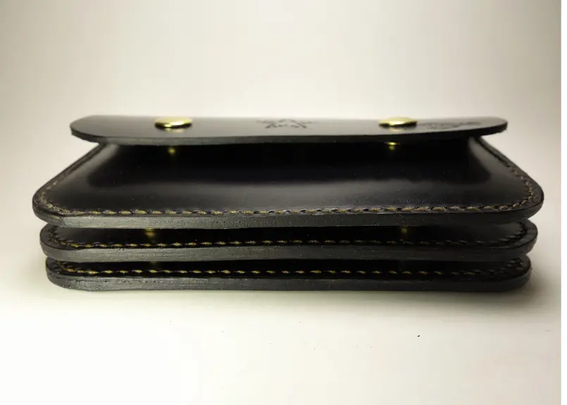 エバニュー ブライドルレザー ミドルウォレット 折らずに収納