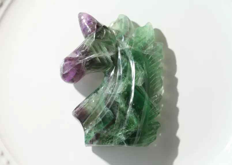 偉大な 天然石 カラフルフローライトのユニコーン NO.062701 原石 置物