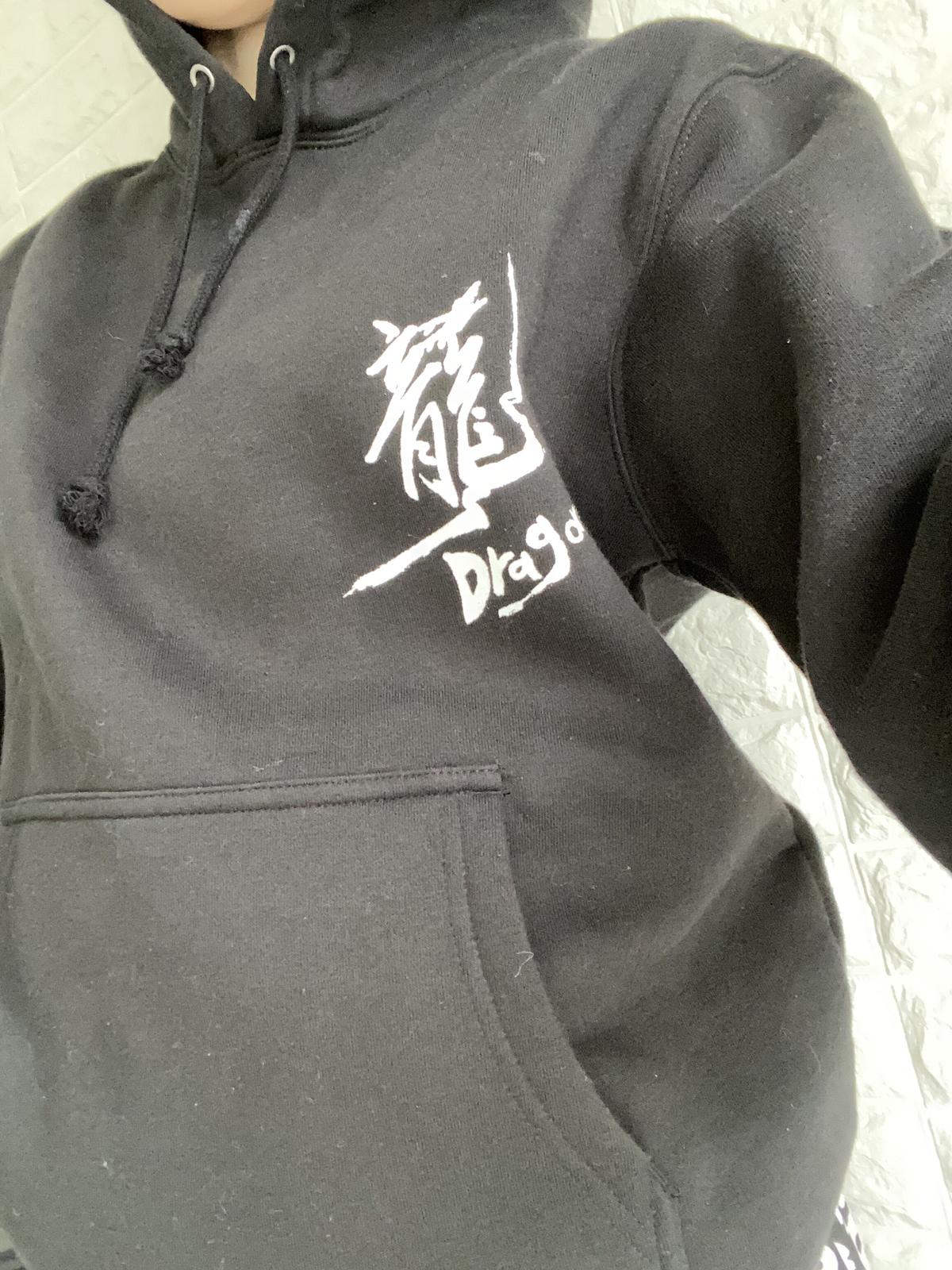 宇宙の香り 激安！キラキラが目立ちます！龍柄入りパーカージャンパー