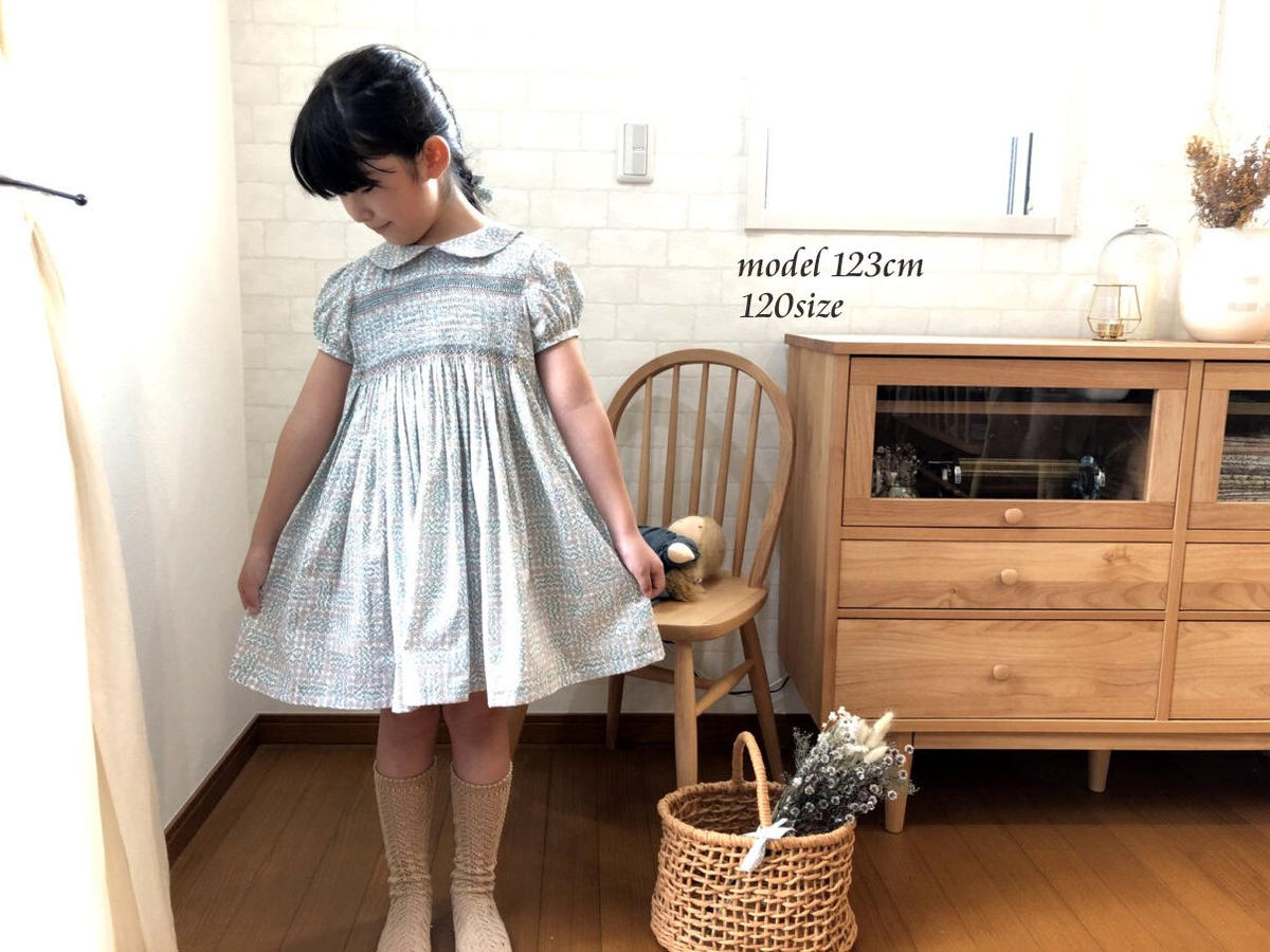 仕様書あり 小さな襟のスモッキングワンピース 型紙 Aki No Pattern