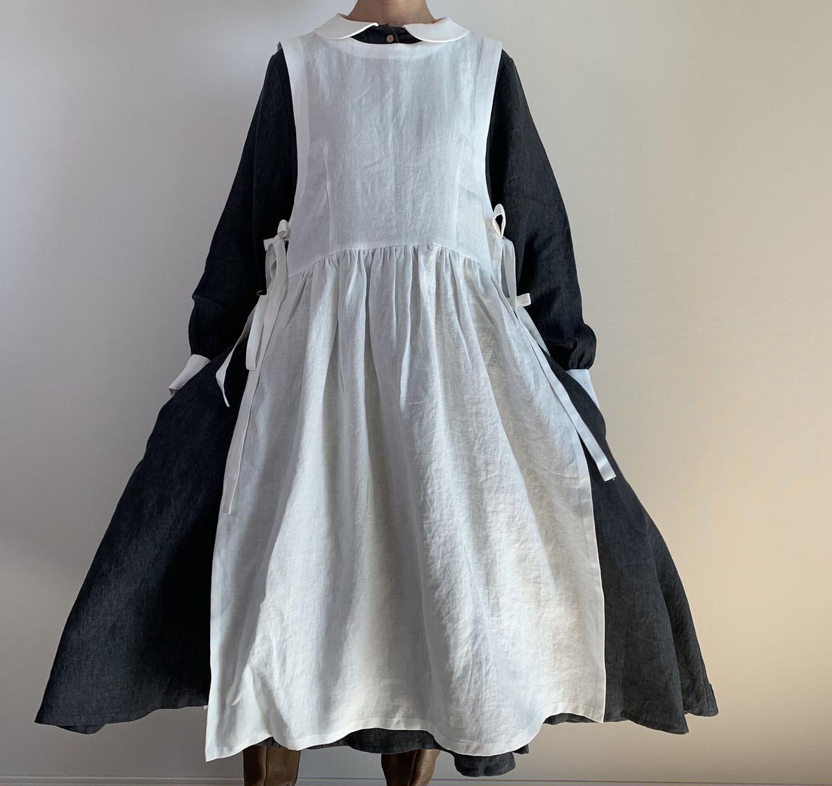 横開きのエプロンワンピース オフ白 Ito Hari Official