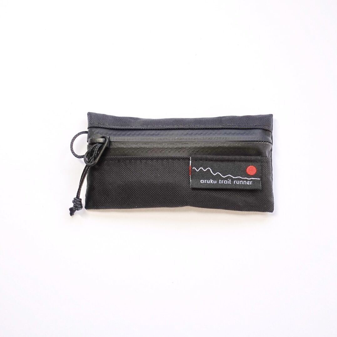 Minimal case aruku trail runner