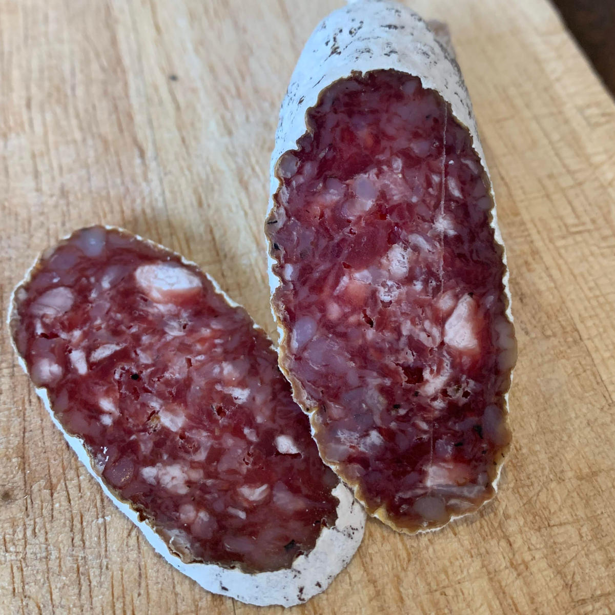 アスパラひつじの白カビサラミ 西川農場 北海道