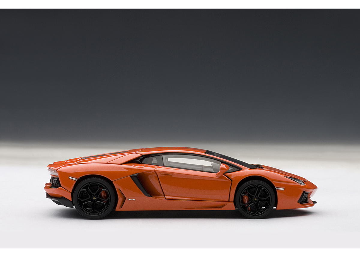 新作送料無料 モデルカー アヴェンタドール オートアート プレゼント ミニカー ギフト 43 1 送料無料