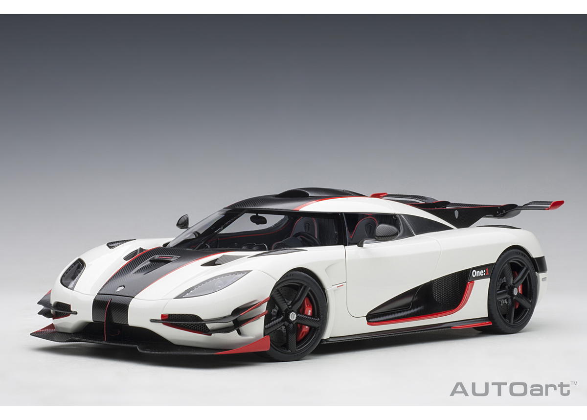 AUTOart 1/18 ケーニグセグ One:1 (ホワイト/カーボンブラック