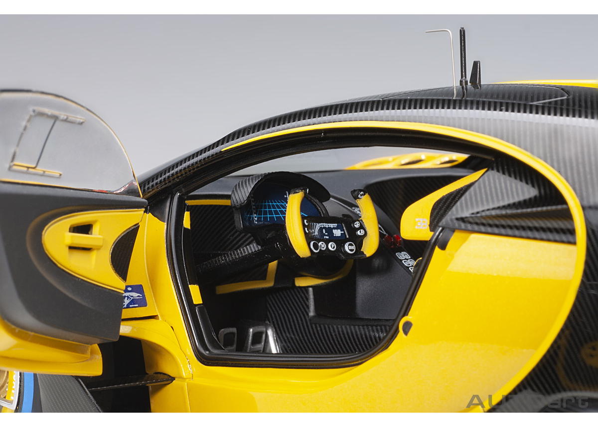 オートアート 1 18 カーボン グランツーリスモ シルバー ビジョン ブガッティ ブルー ミニカー メタリック 返品種別b 国際ブランド 18