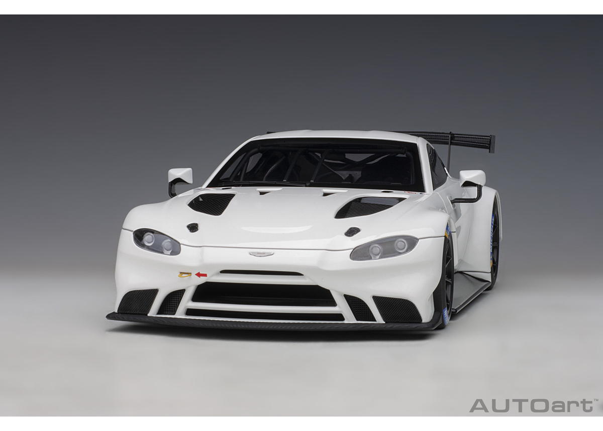 AUTOart 1/18 アストンマーチン ヴァンテージ GTE 2018 (ホワイト AUTOart 1/18 アストンマーチン ヴァンテージ GTE 2018 (ホワイト