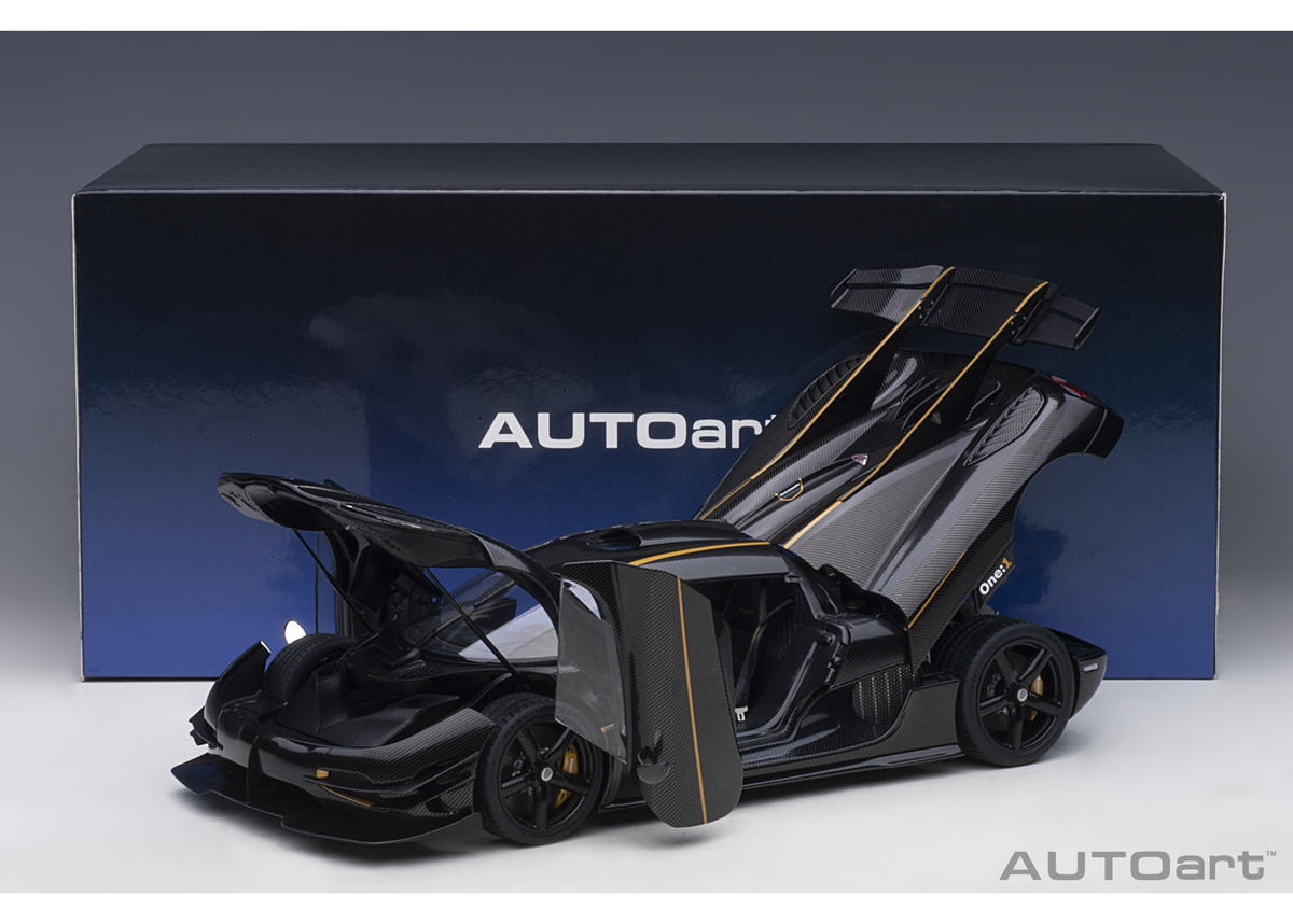 AUTOart 1/18 ケーニグセグ One:1 (カーボンブラック/ゴールド