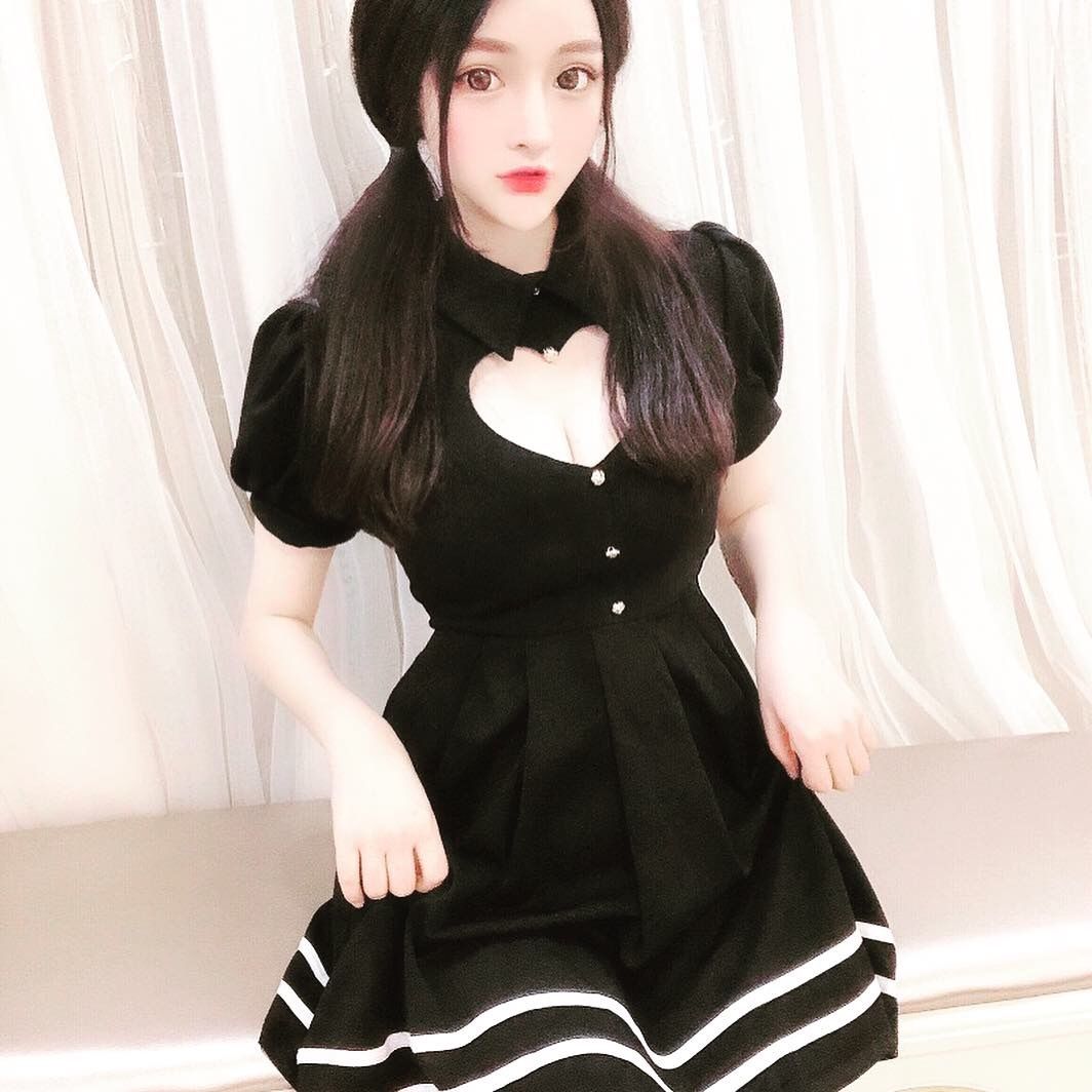 セクシー胸元ハート 切り抜き ワンピース Fancy World