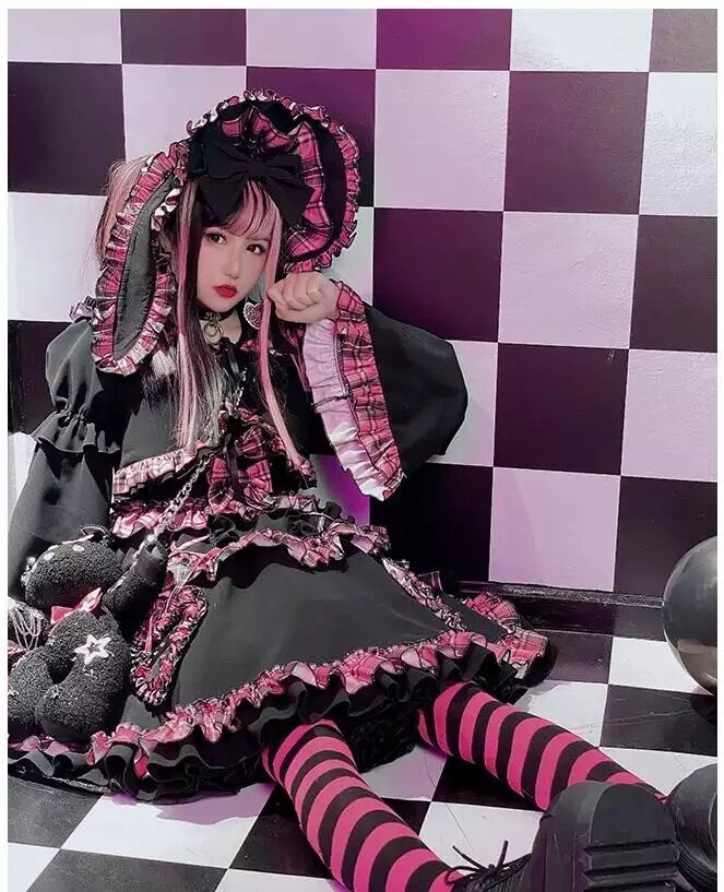 黒ピンクのゴスロリチェックワンピースセット Fancy World