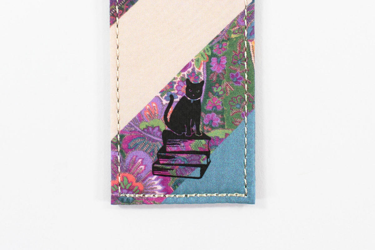 LIBERTY PRINT BOOK MARK 2022 AW SEASONAL BIBL...