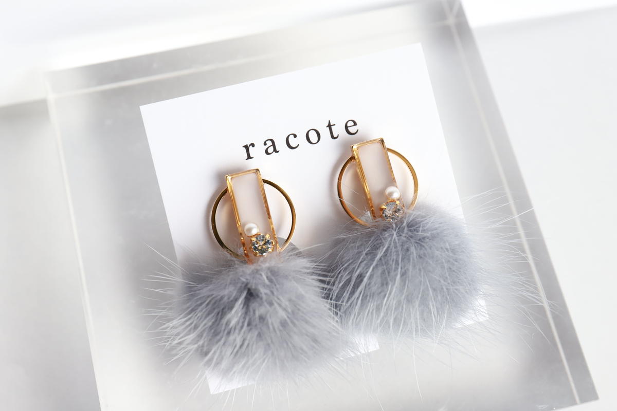 ラビットファーピアス イヤリング ライトグレー グレー Racote Online Shop
