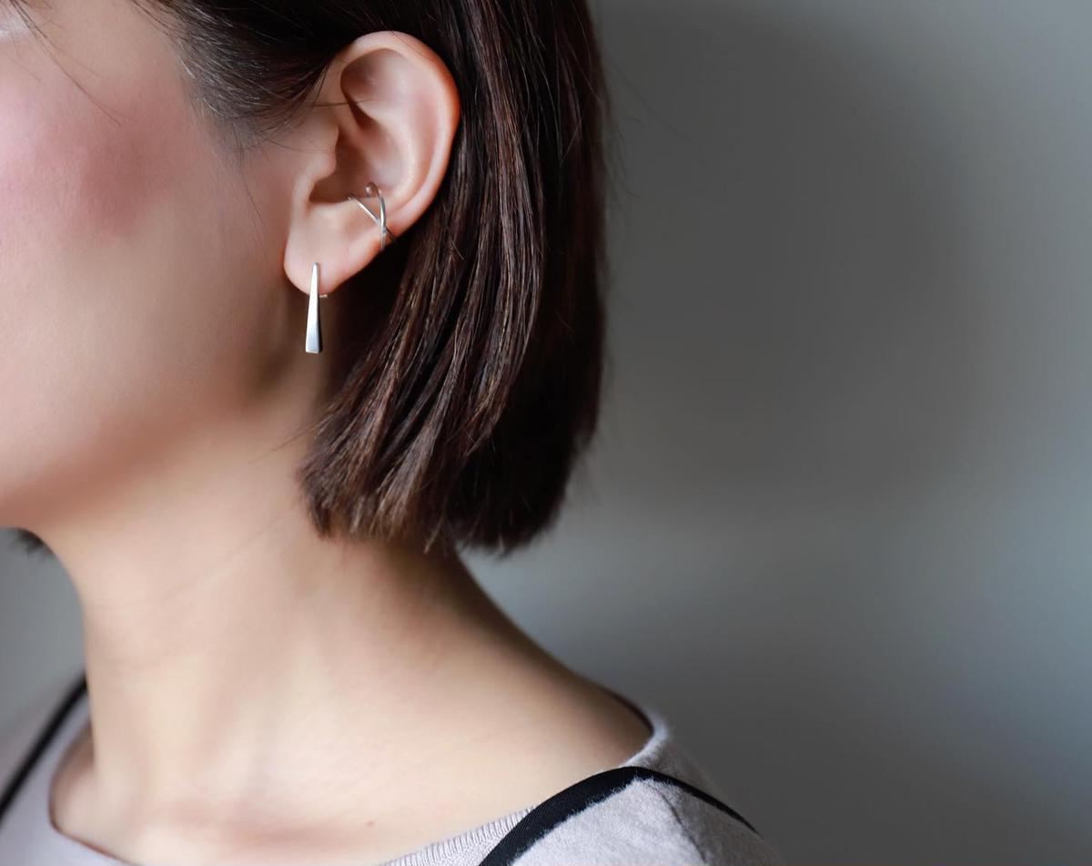 全3色/黒/赤/ベージュ 【正規品】GALLA イヤリング 三角 triangle