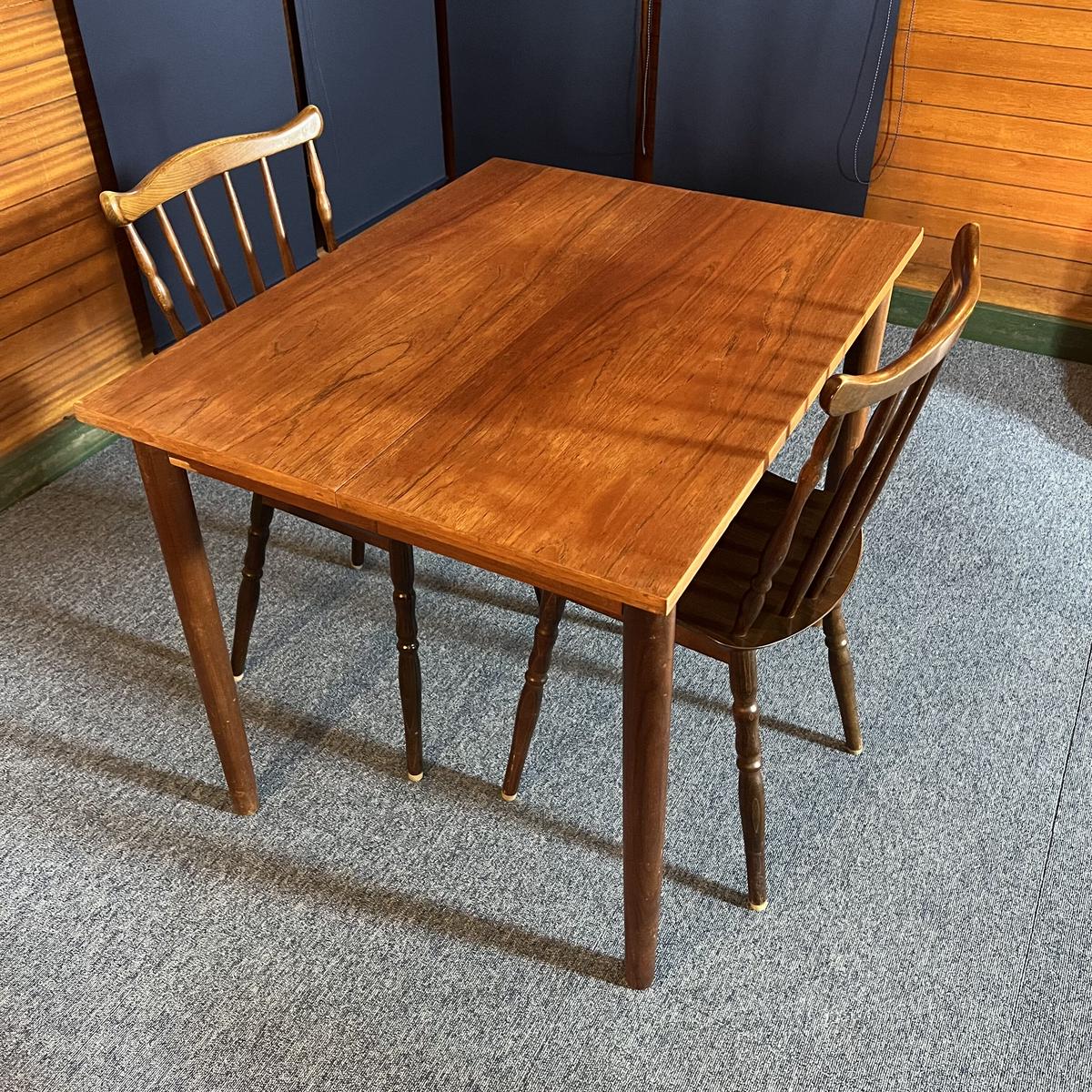 北欧家具　定価20万円　デンマーク製　テーブル　ダイニング　食卓　机　リビング 北欧家具 定価20万円 デンマーク製 テーブル ダイニング 食卓 机