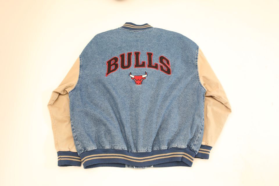 シカゴ・ブルズ デニムスタジャン Chicago Bulls Blue