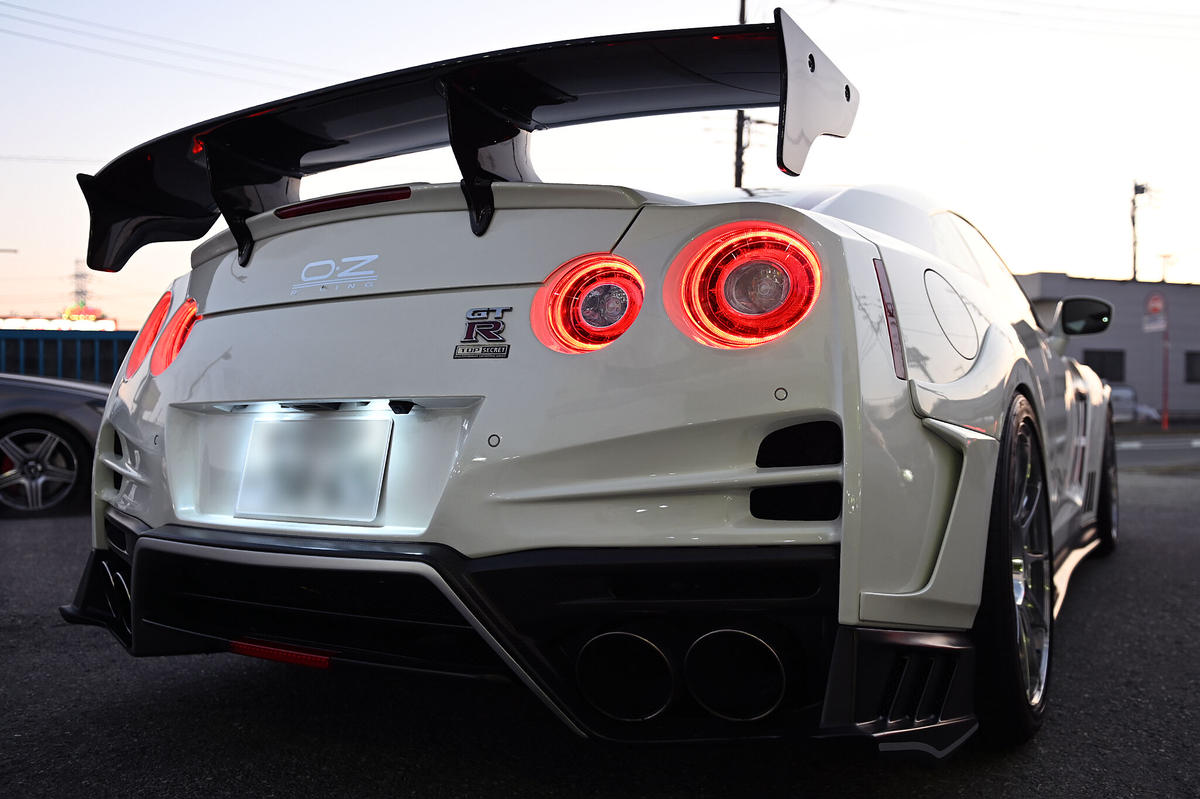 TOP SECRET R35 GTウイング ST1 | Az-style
