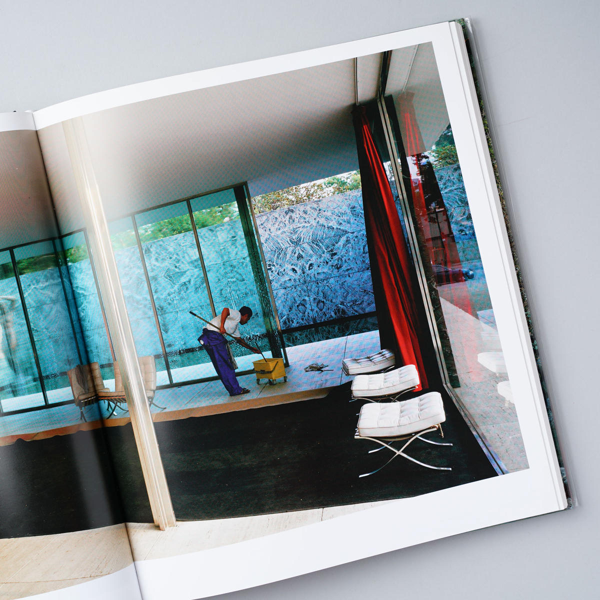 お洒落無限大 洋書 Jeff Wall Complete Edition ジェフ ウォール 在庫限りセール Lacuevadechauvet Com