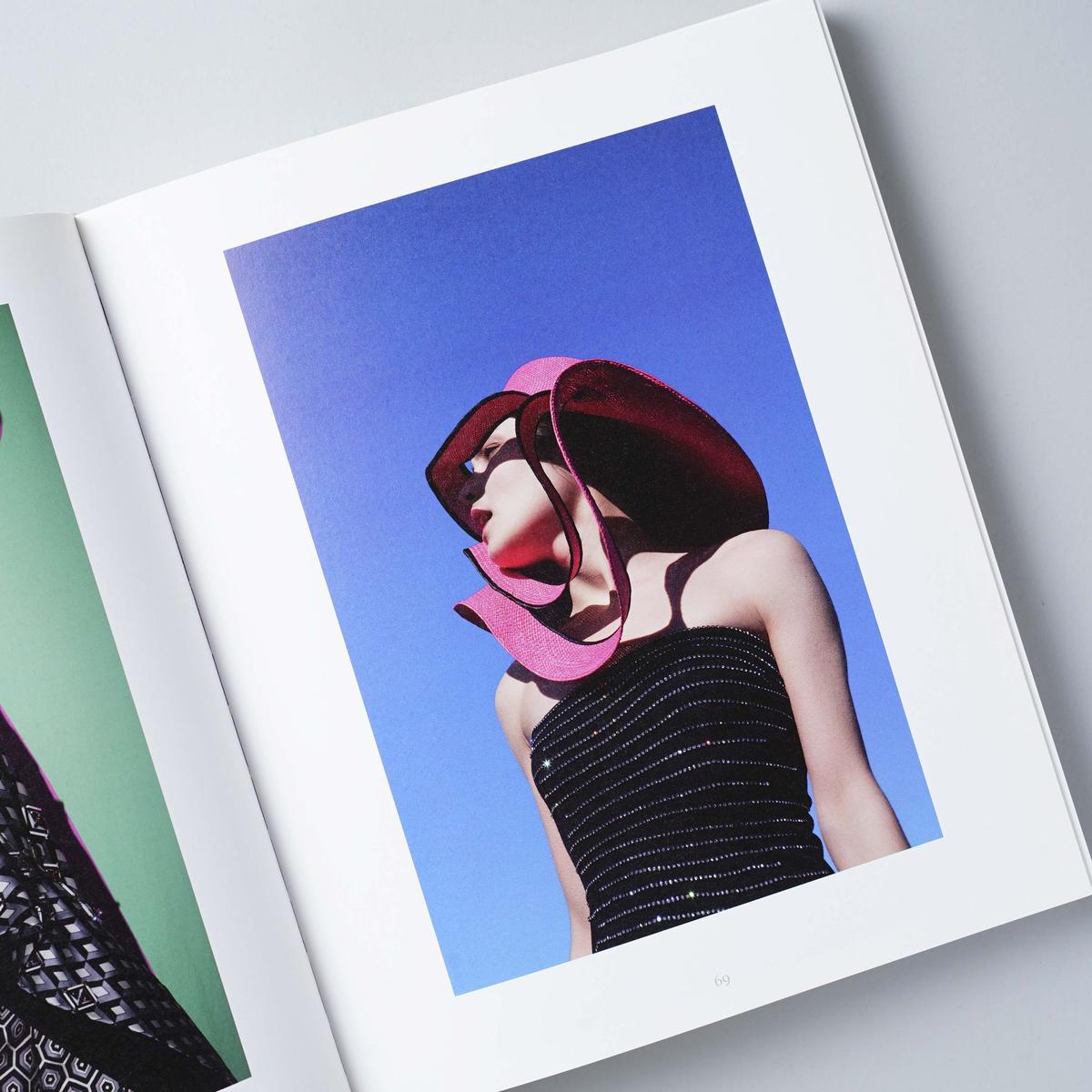 44%割引ブルー系レビュー高評価の商品! 未開封 ROXANEⅡ Viviane Sassen ヴィヴィアンサッセン 写真 美術品ブルー系-ANDRENIERI.COM 新作登場 ヴィヴィアンサッセン Sassen Viviane 未開封 ROXANEⅡ 写真
