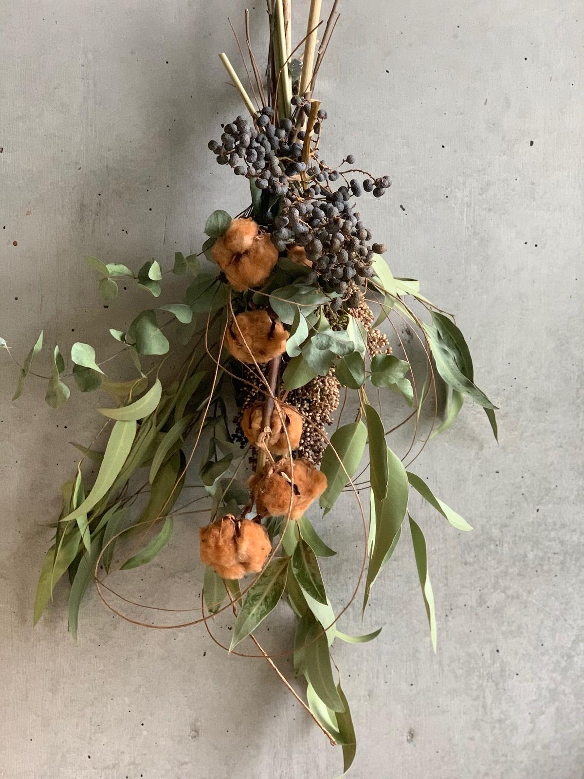 Dry Flower シュロの実とユーカリでグリーンブラウンスワッグ Atelier B
