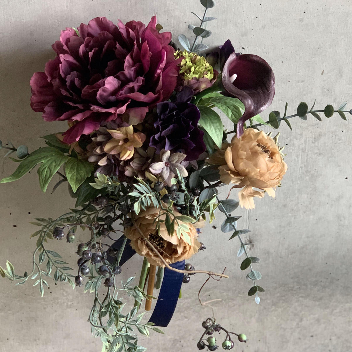 【Artificial flower】ゴールドピオニーとボルドーの芍薬でブーケ 【Artificial flower】ゴールドピオニーとボルドーの芍薬でブーケ