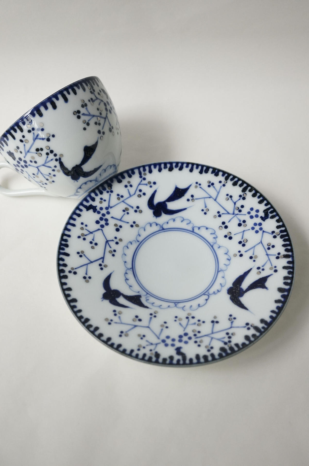 たなかふみえ 銀彩鳥小花小蓋碗