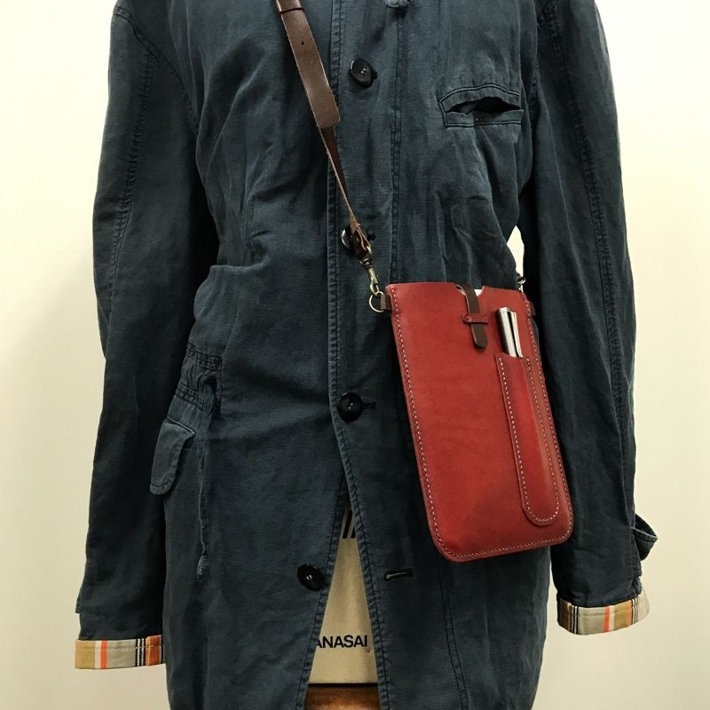 Ipad Mini用の革のサコッシュ Chik やまもと鞄