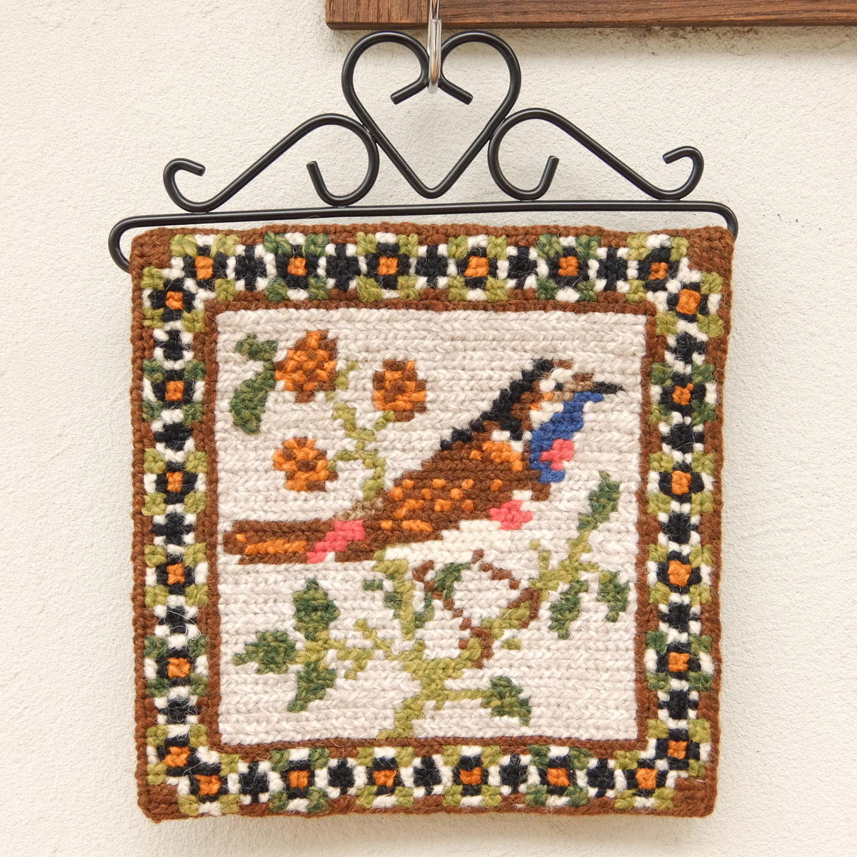 ツヴィスト刺繍 タペストリー 鳥 小 A Chuffy