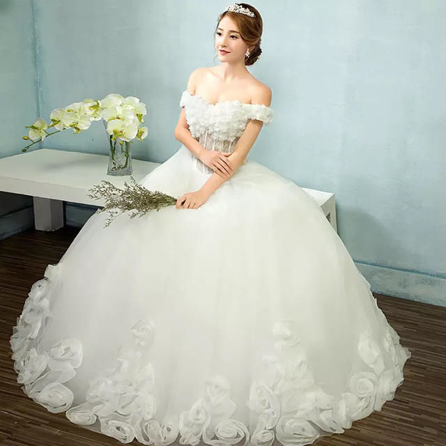 上品 花ウェディングドレス 上品 花嫁ドレス ウェディングドレス 二次会