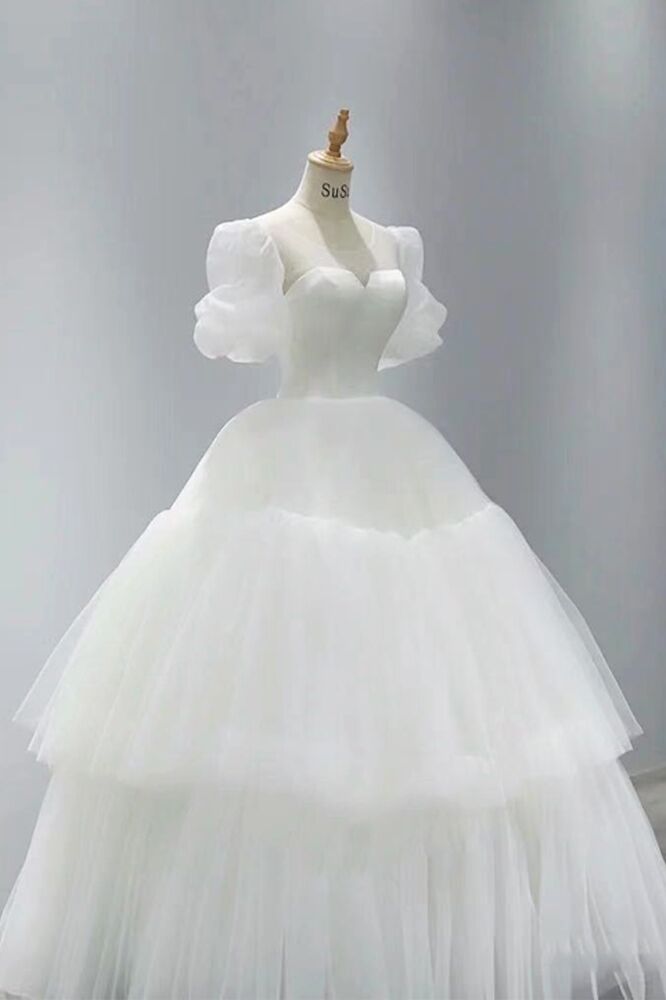 大好評中 プリンセスライン ウエディングドレス パフスリーブ フレアスカート 可愛い 憧れ