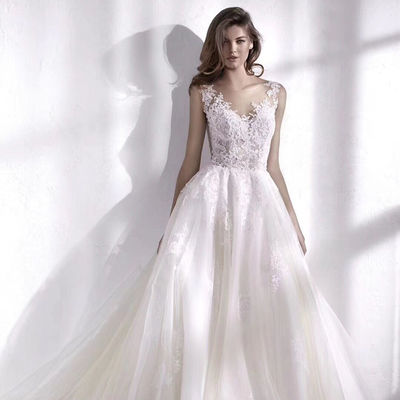 ウエディングドレス オフホワイト 贅沢な総レース タンクトップ トレーン 美品 タンクトップ