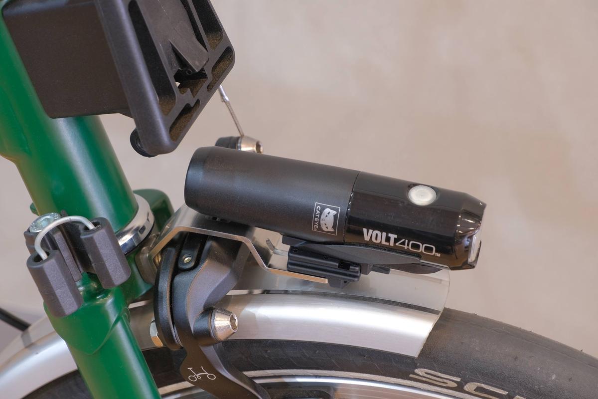 ブロンプトン用フロントライト キャットアイVOLT400