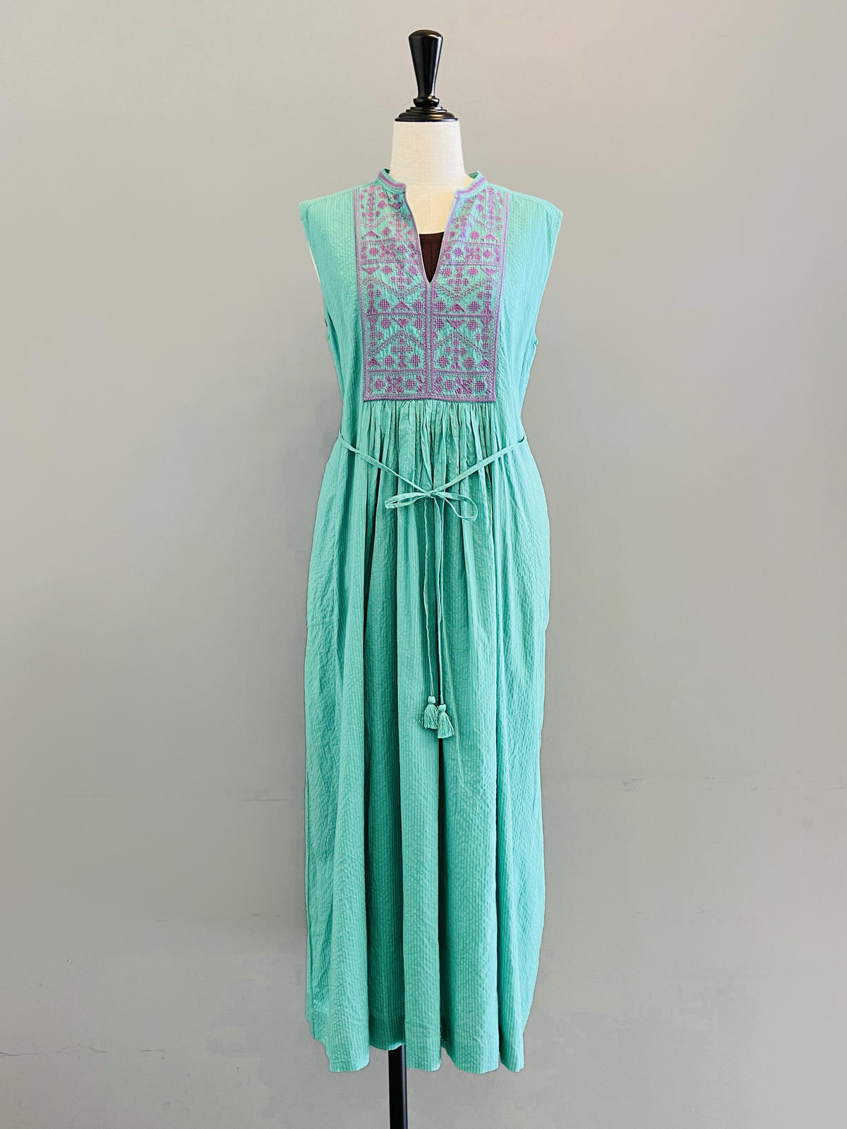 Women Ne Quittez Pas ヌキテパ ドビーストライプ 刺繍ノースリーブワンピ