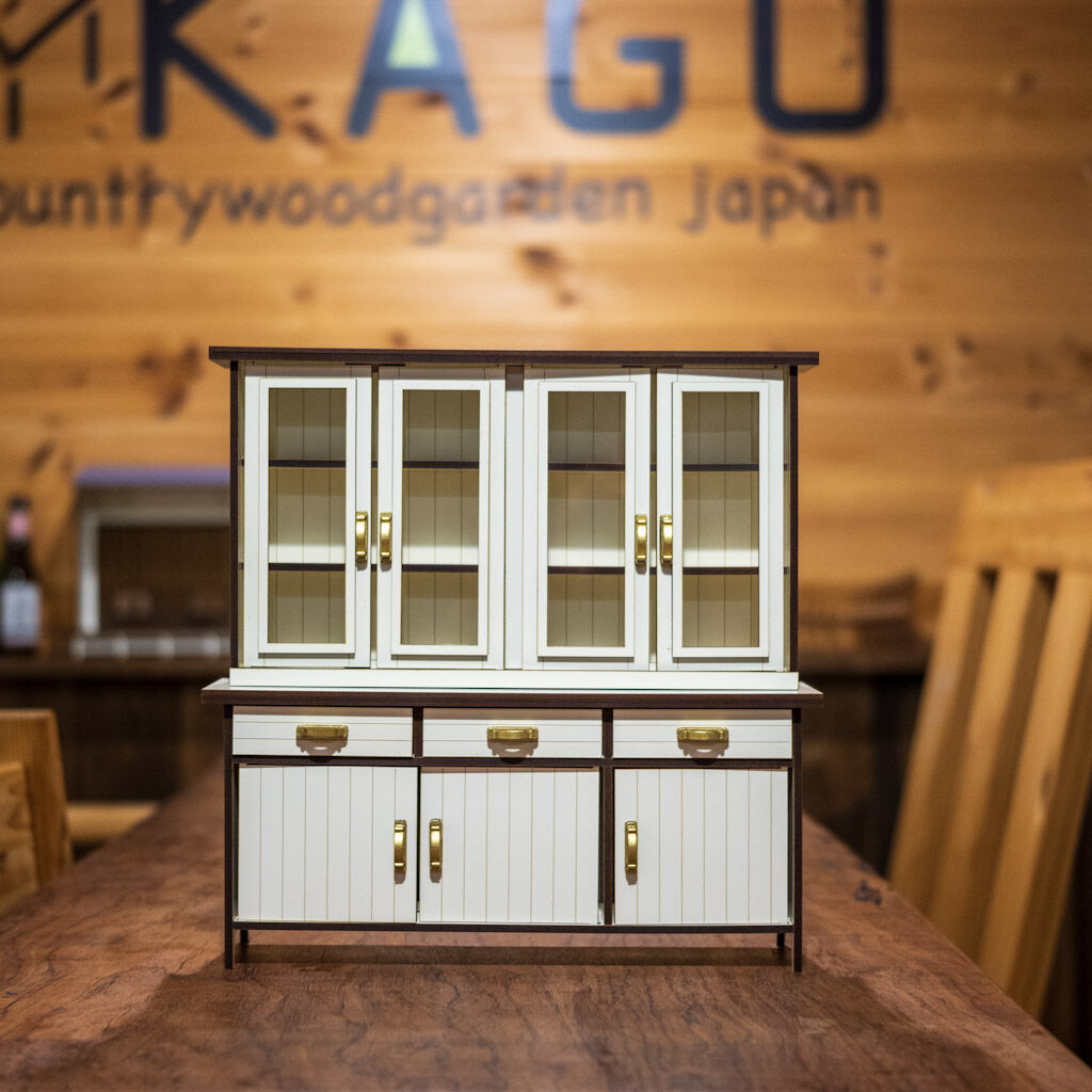 1/6スケールミニチュア家具 食器棚ワイドサイズ ホワイトタイプ