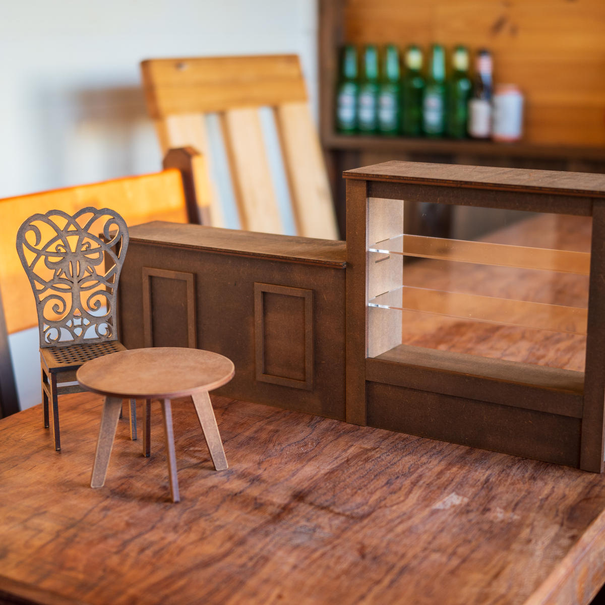 ミニチュア 1/6スケール 木製 レリーフ付 高級食器棚 コレクションケース ミニチュア 1/6スケール 木製 レリーフ付 高級食器棚 コレクション