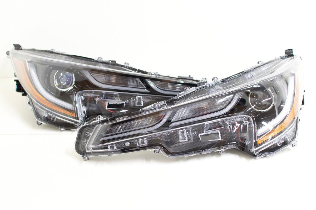 トヨタ ZWE211 カローラ右ヘッドライト-