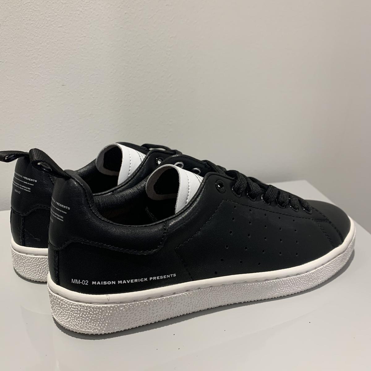春バーゲン 特別送料無料 Maison Maverick Presents Logo Tennis