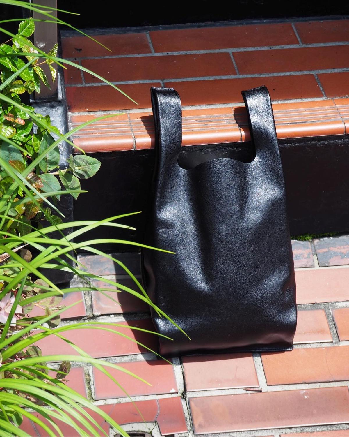 Made in ASAKUSA” LEATHER CONVENI BUKURO Made in ASAKUSA” LEATHER CONVENI BUKURO -BLACK