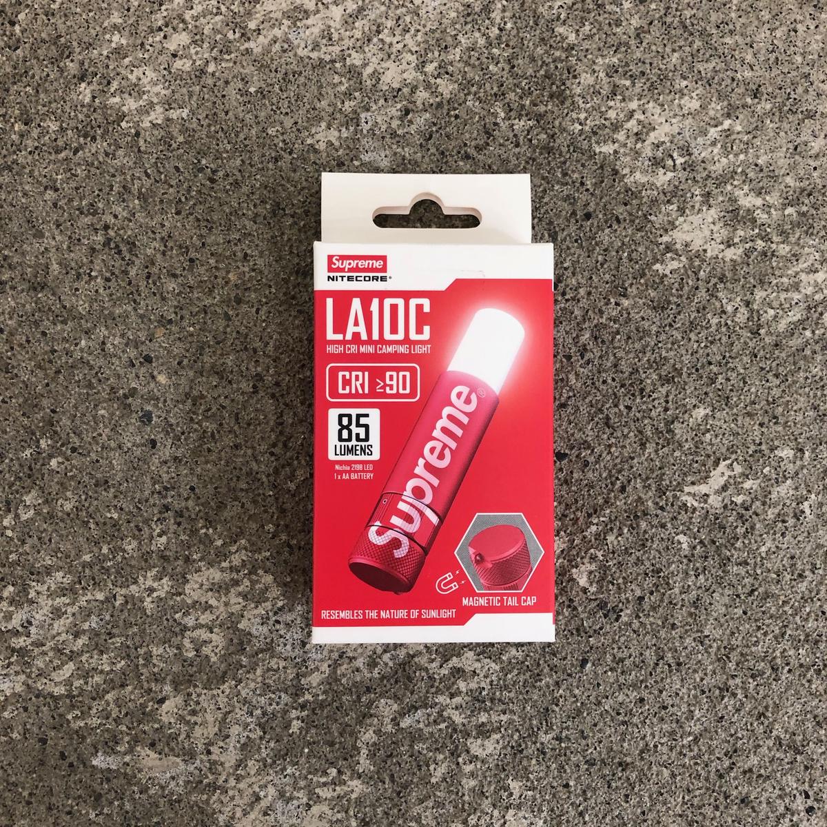 Supreme / NITECORE Mini Magnetic Flashlight / R...