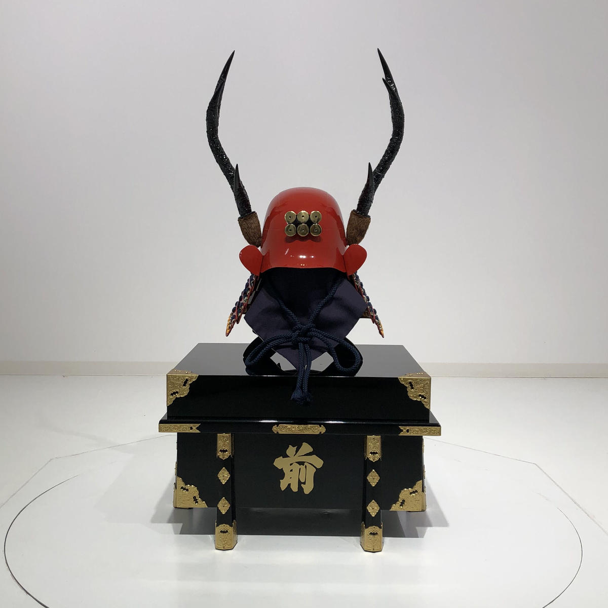 猫武将∠(｀∇´)ゝ白猫(中) 黒甲冑 黒兜（猫武将<(*ΦωΦ*)> 白猫