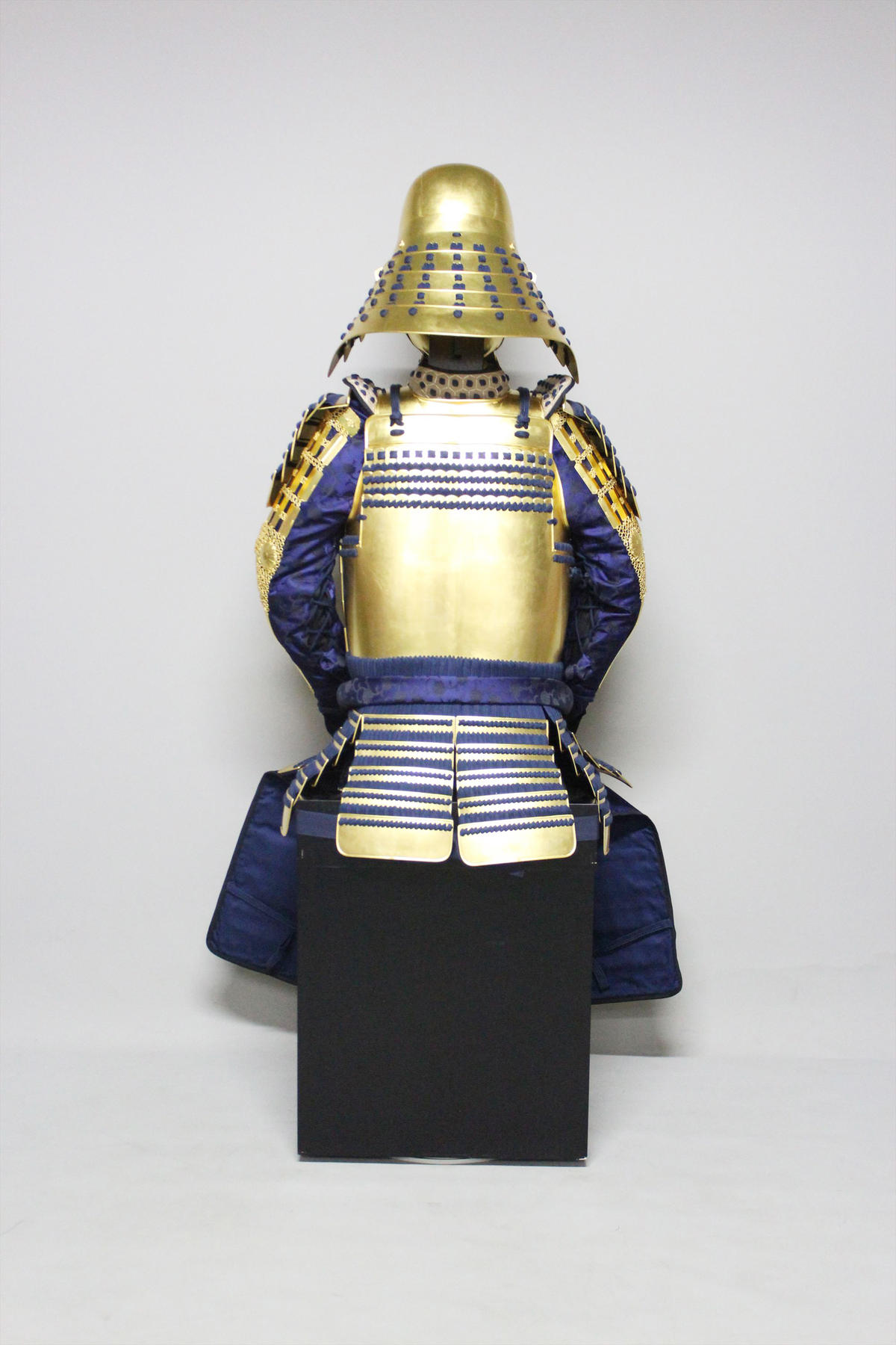 等身大 現代鎧 # 甲冑鎧兜具足面包面頬籠手三具大河家康信長秀吉