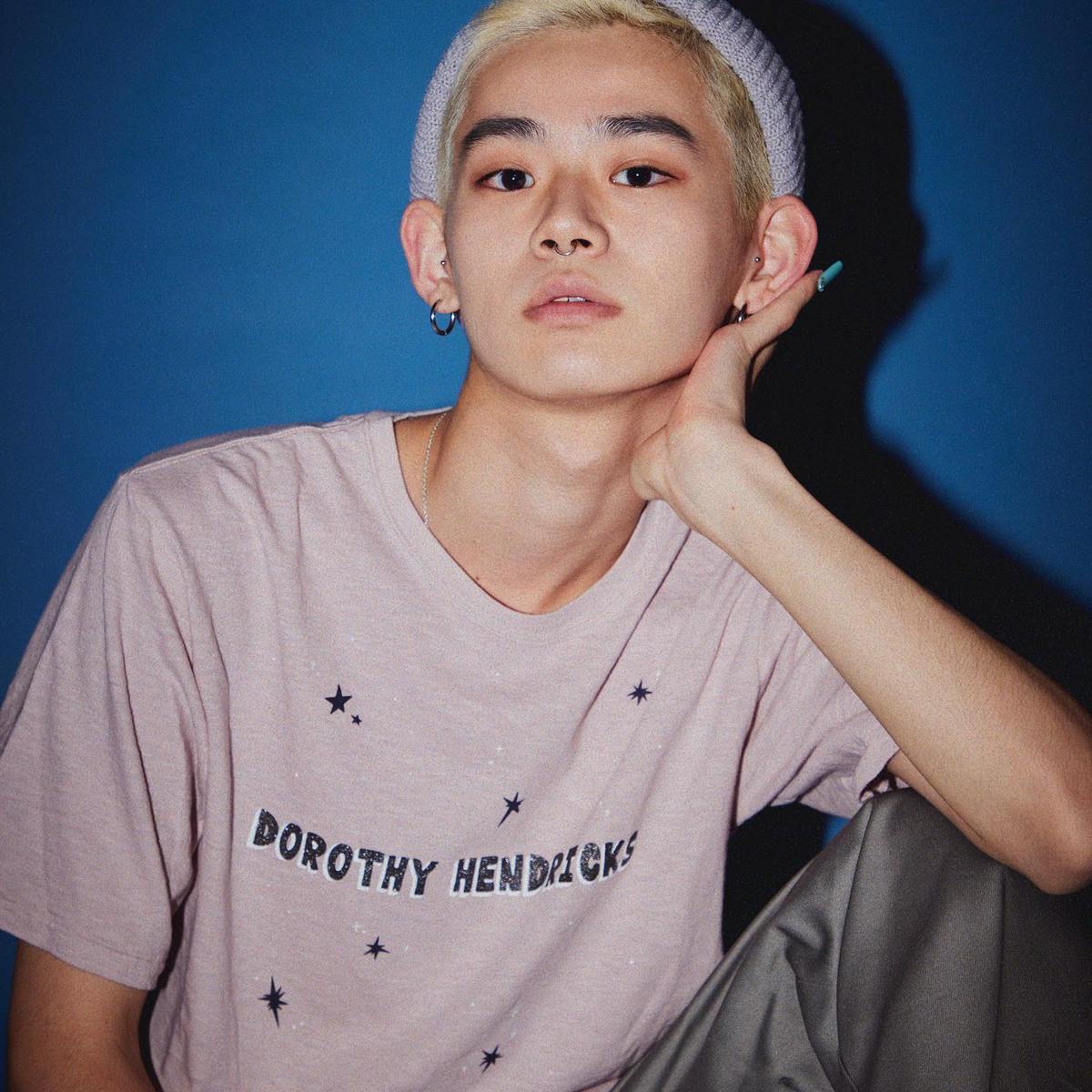 ドロシーヘンドリック　DOROTHY HENDRICKS Tシャツ Dorothy Hendricks ドロシー ヘンドリックス 半袖Tシャツ DH0001