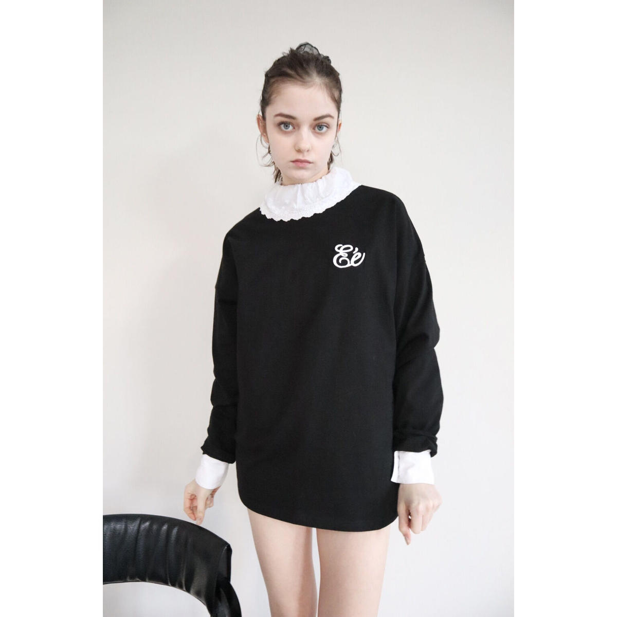 Eé embroidery big long tee black | épine