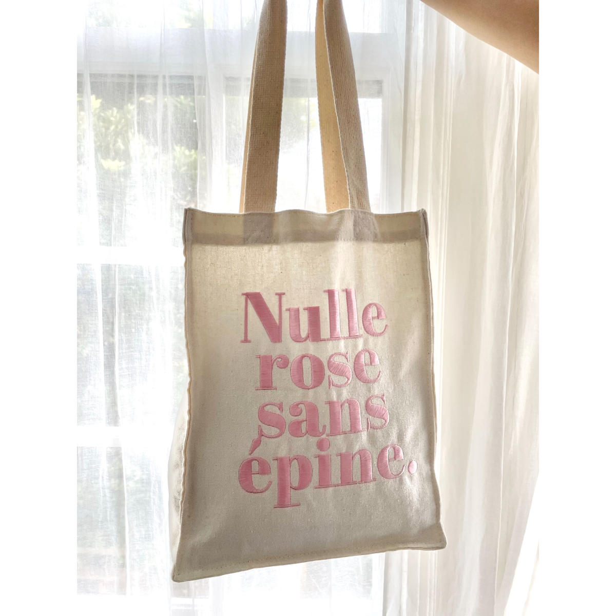 Nulle rose sans épine embroidery tote bag ivor... Nulle rose sans épine embroidery tote bag ivor...